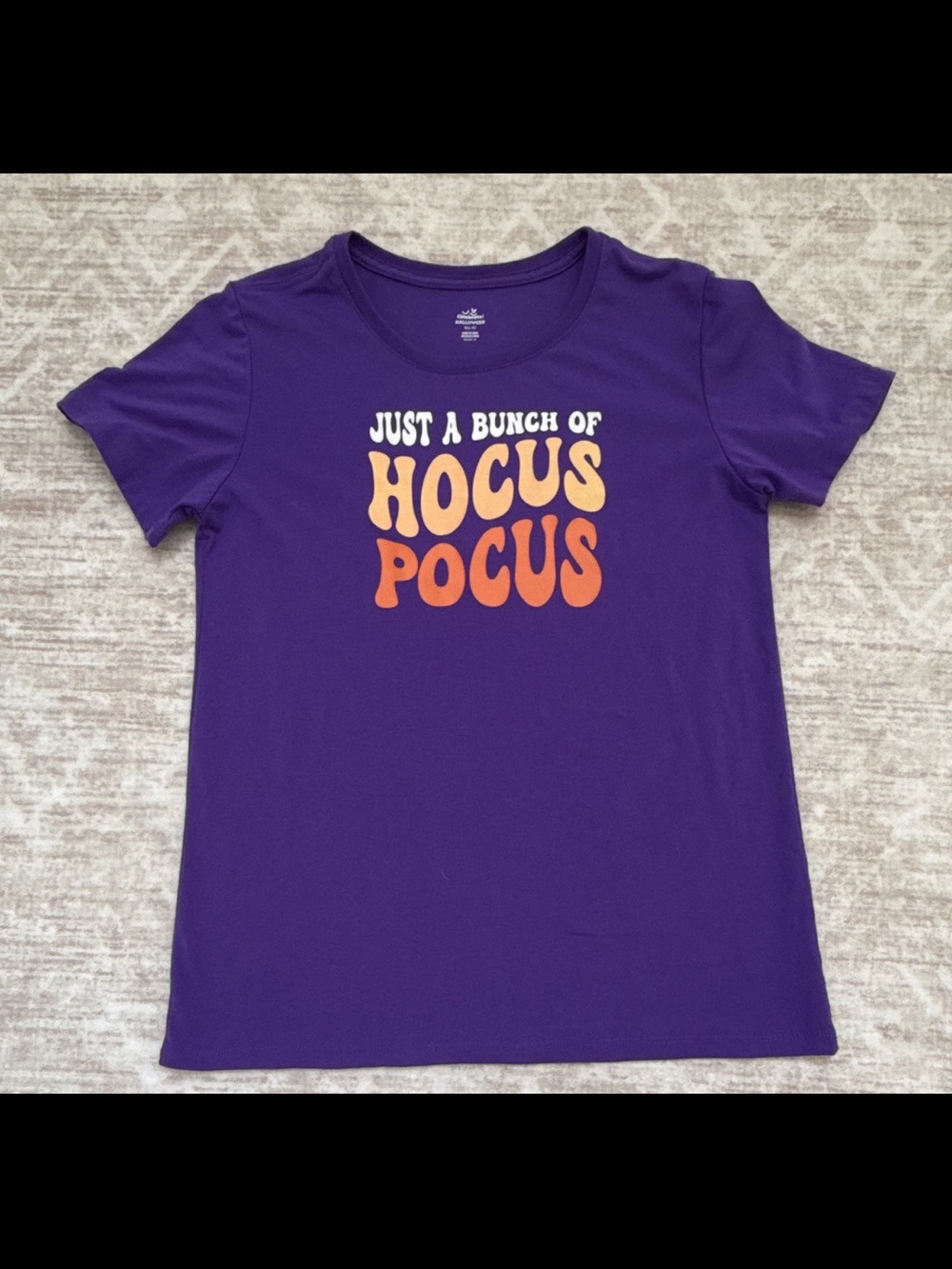 Disney Halloween “Just a Bunch of Hocus Pocus” Purple Graphic T-Shirt Medium